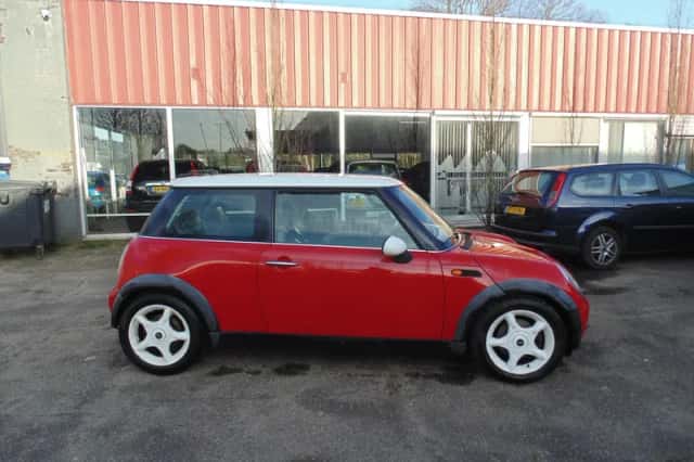 MINI Cooper (2002) thumbnail 6