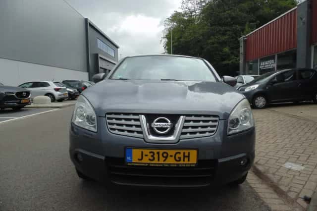 Nissan Qashqai (2009) thumbnail 1