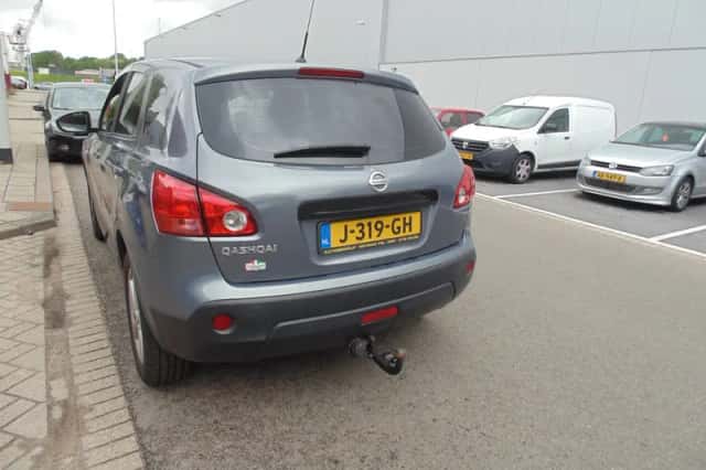 Nissan Qashqai (2009) thumbnail 4