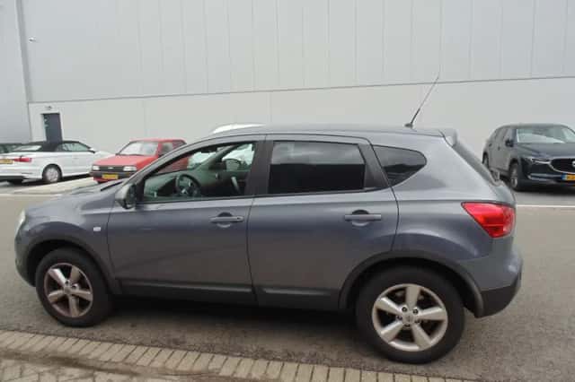 Nissan Qashqai (2009) thumbnail 5