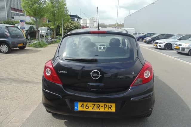 Opel Corsa (2008) thumbnail 4
