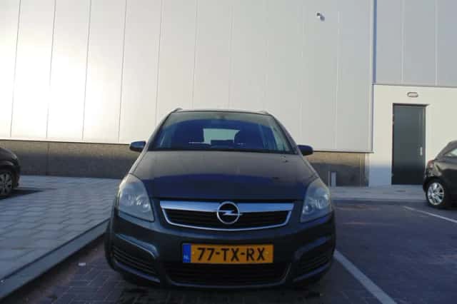 Opel Zafira (2007) thumbnail 1