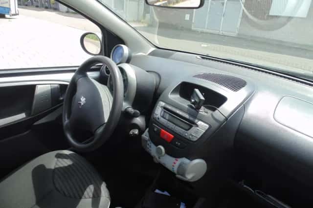 Peugeot 107 (2013) thumbnail 6