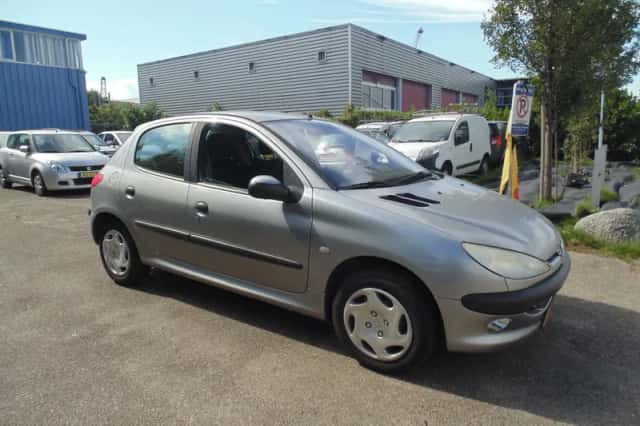 Peugeot 206 (2003) thumbnail 3