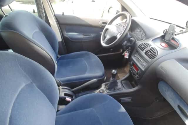 Peugeot 206 (2003) thumbnail 4