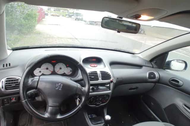 Peugeot 206 (2008) thumbnail 5