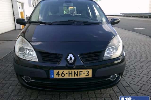Renault Scénic (2009) thumbnail 4