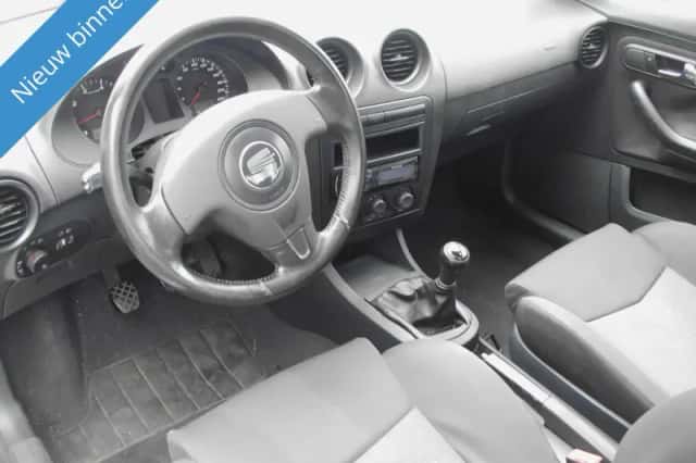 SEAT Ibiza (2003) thumbnail 6