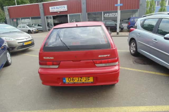 Suzuki Swift (2002) thumbnail 2