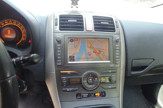 Toyota Auris (2008) thumbnail 5