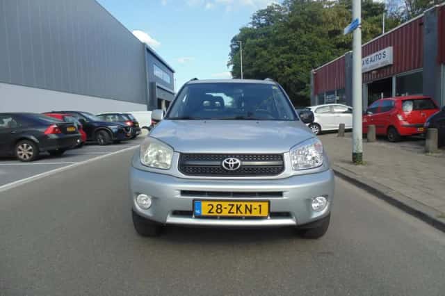 Toyota RAV4 (2004) thumbnail 1