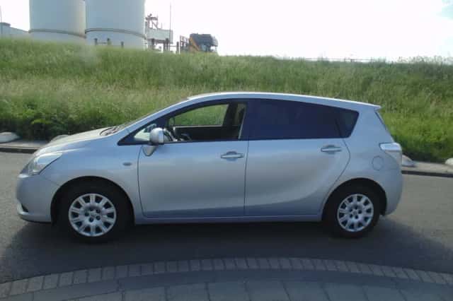 Toyota Verso (2012) thumbnail 1