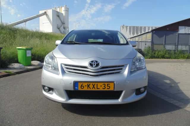 Toyota Verso (2012) thumbnail 2