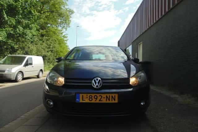 Volkswagen Golf (2010) thumbnail 1