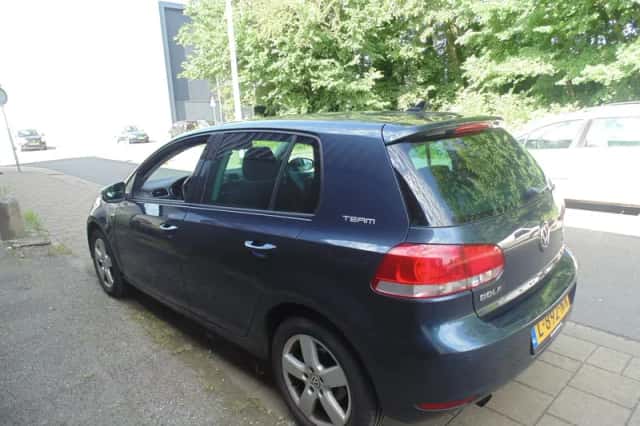 Volkswagen Golf (2010) thumbnail 4