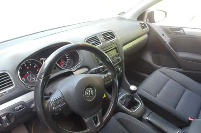 Volkswagen Golf (2010) thumbnail 6