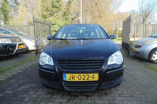 Volkswagen Polo (2009) thumbnail 6