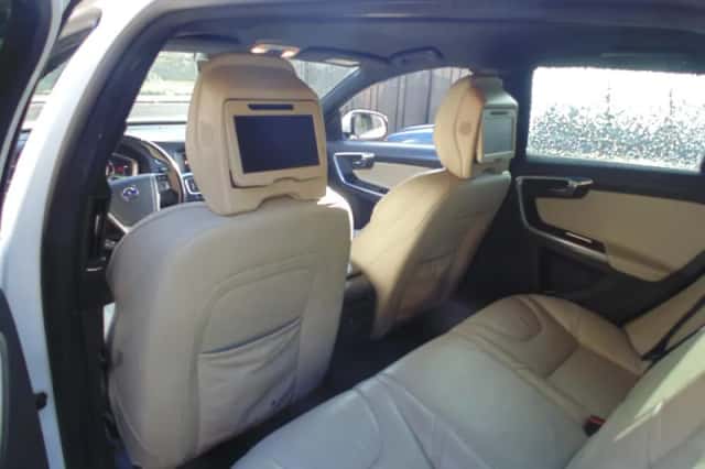 Volvo V60 (2015) thumbnail 6