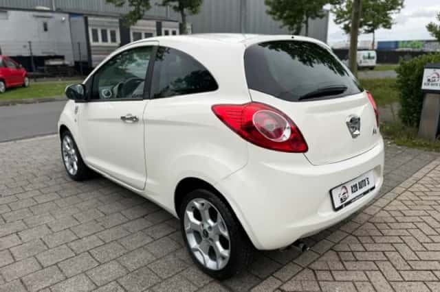 Ford Ka (2010) thumbnail 4