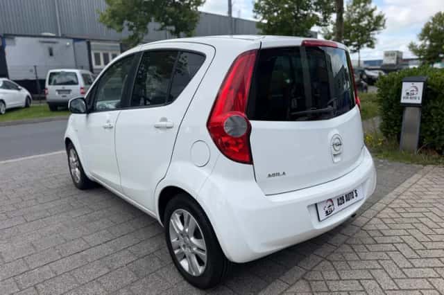 Opel Agila (2012) thumbnail 4