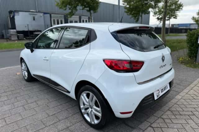 Renault Clio (2020) thumbnail 3