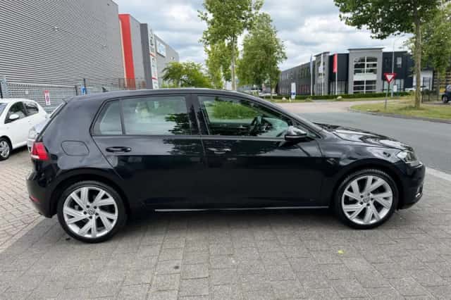 Volkswagen Golf (2018) thumbnail 6