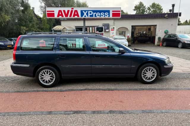 Volvo V70 (2004) thumbnail 6