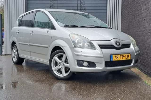 Toyota Verso (2007) thumbnail 2
