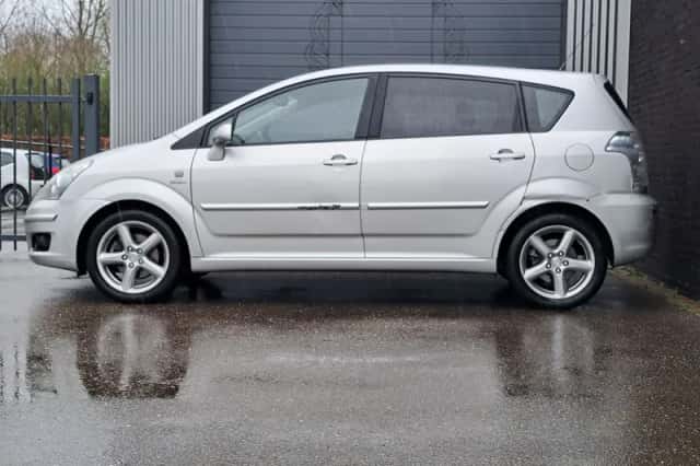 Toyota Verso (2007) thumbnail 3