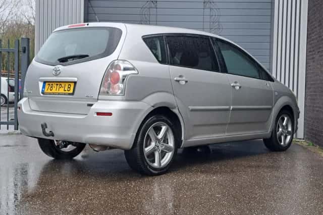 Toyota Verso (2007) thumbnail 4