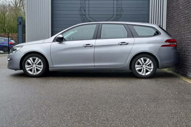 Peugeot 308 (2014) thumbnail 3