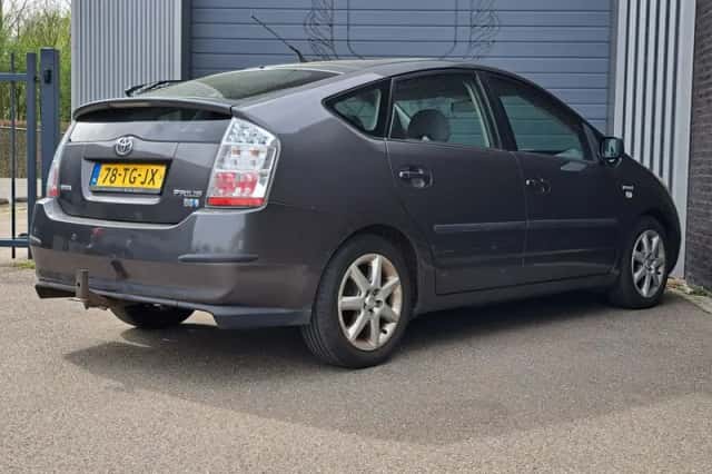 Toyota Prius (2006) thumbnail 4