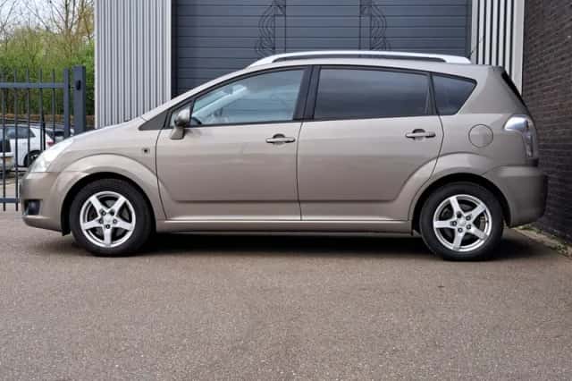 Toyota Verso (2007) thumbnail 3