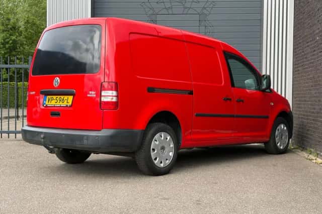 Volkswagen Caddy (2015) thumbnail 4
