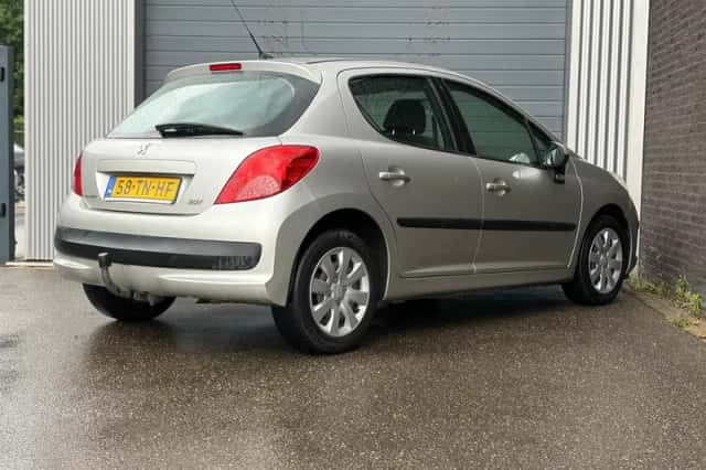 Peugeot 207 (2006) thumbnail 4