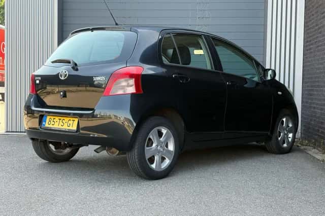 Toyota Yaris (2007) thumbnail 4