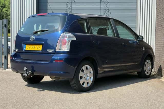 Toyota Corolla Verso (2005) thumbnail 4