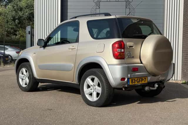Toyota RAV4 (2005) thumbnail 5