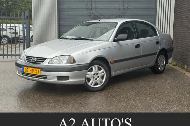 Toyota Avensis (2001) thumbnail 1