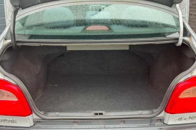 Toyota Avensis (2001) thumbnail 6