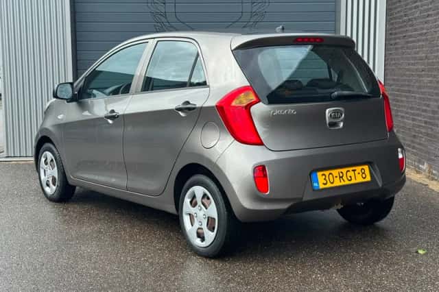 Kia Picanto (2011) thumbnail 5