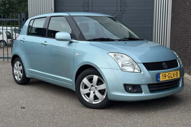 Suzuki Swift (2008) thumbnail 2