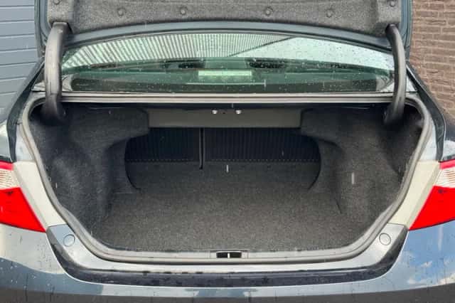 Toyota Camry (2016) thumbnail 6