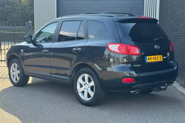 Hyundai Santa Fe (2009) thumbnail 5
