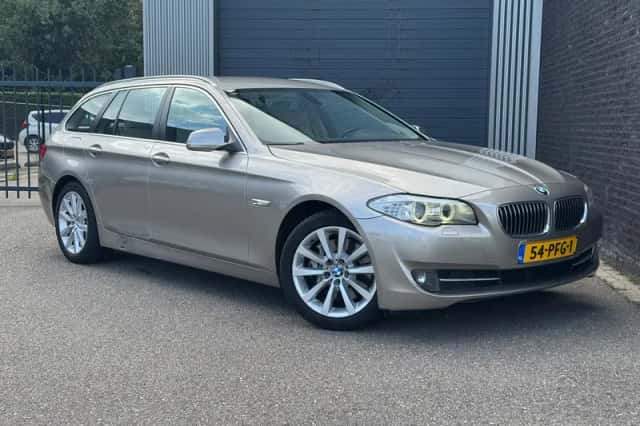 BMW 5-Serie (2011) thumbnail 2