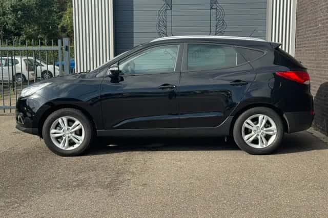 Hyundai ix35 (2012) thumbnail 3