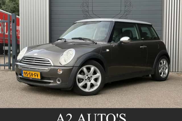 MINI Cooper (2006) thumbnail 1