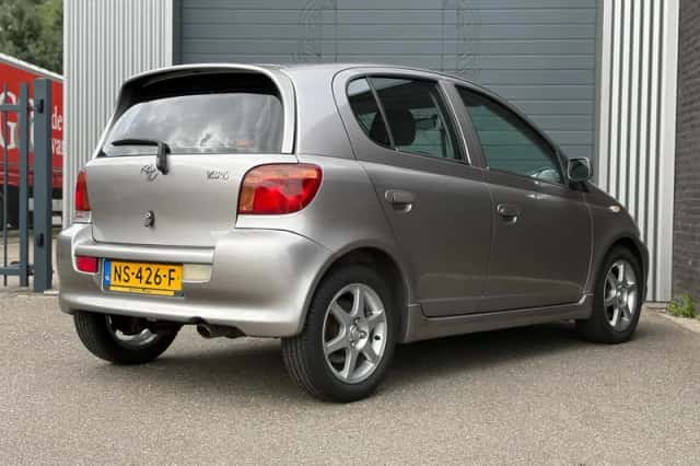 Toyota Yaris (2002) thumbnail 4