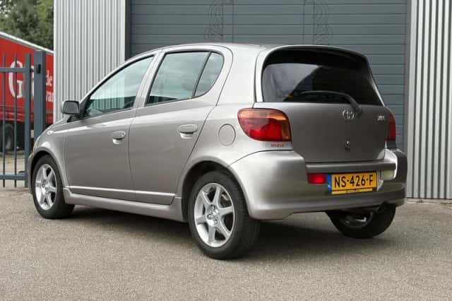 Toyota Yaris (2002) thumbnail 5