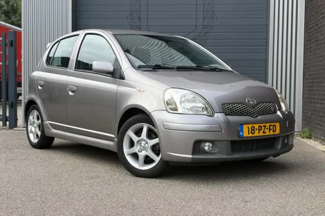 Toyota Yaris (2005) thumbnail 2